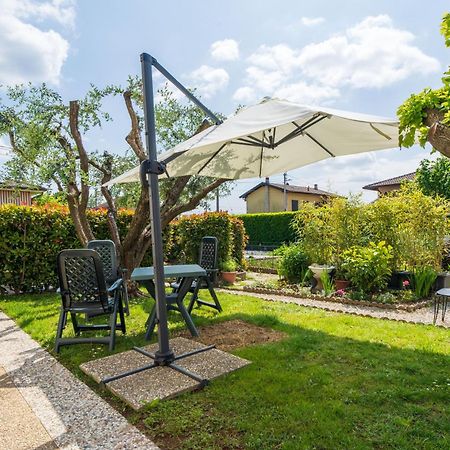 Le Rose Lägenhet Venegono Superiore Exteriör bild